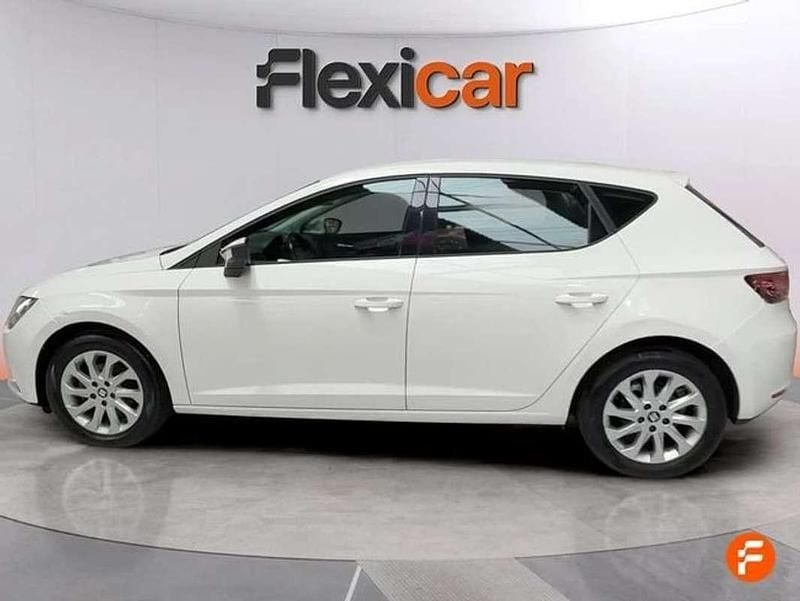 Usado Seat Leon ST Reference 110 CV (80 kW) 2017 Blanco Familiar