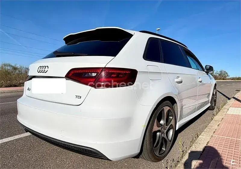 Usado Audi A3 S-Line 110 CV (80 kW) 2015 Blanco Berlina