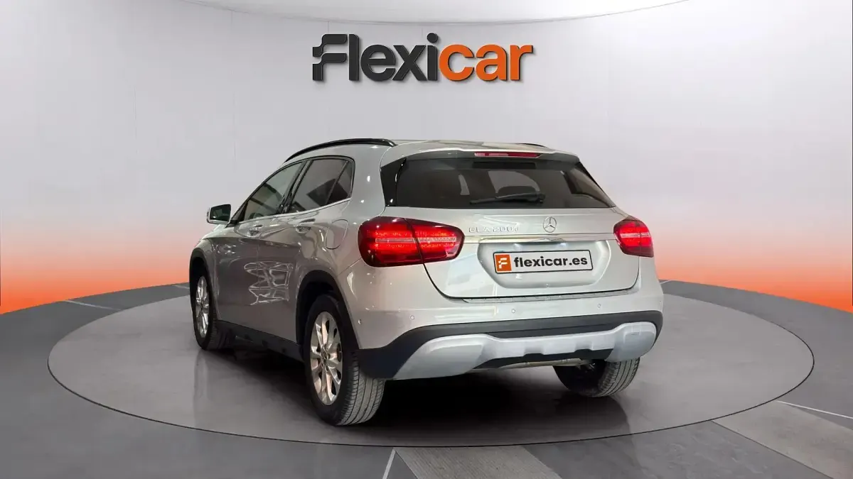 Usado Mercedes GLA200 136 CV (100 kW) 2017 Gris SUV