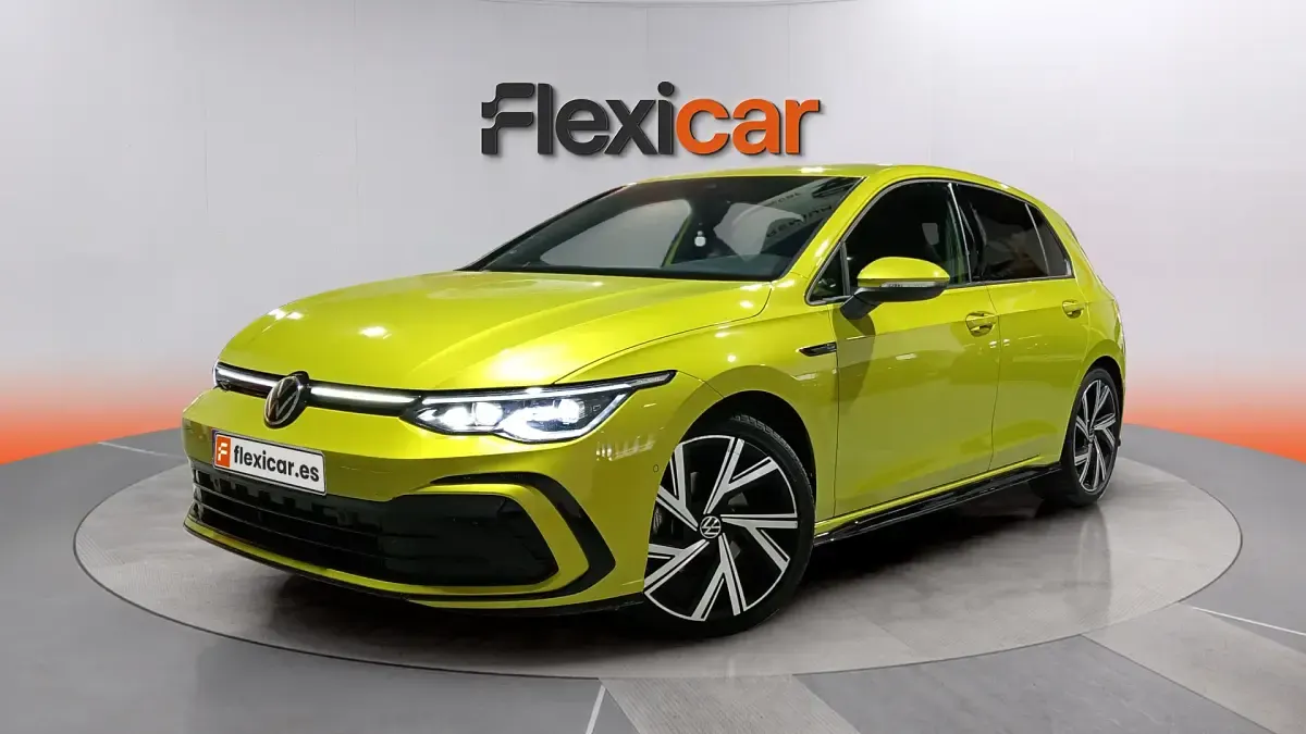 Usado VW Golf VII R-line 150 CV (110 kW) 2021 Amarillo Utilitario