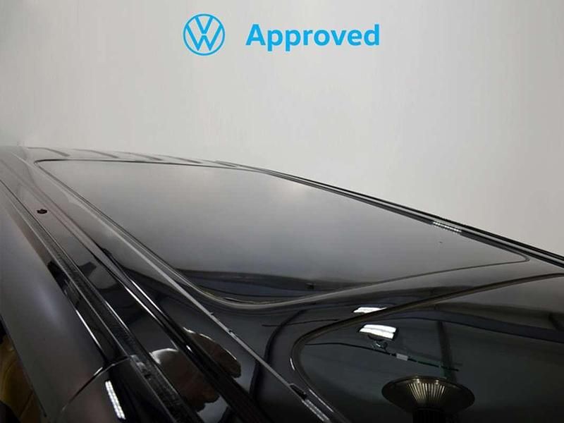 Usado VW Multivan Life 150 CV (110 kW) 2025 Negro Van