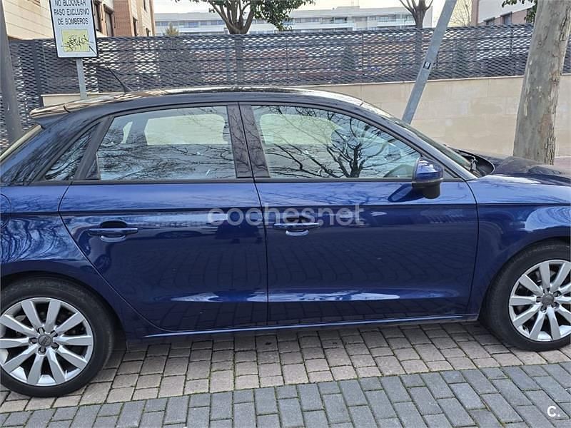 Usado Audi A1 Sportback Attraction 116 CV (85 kW) 2015 Azul Utilitario