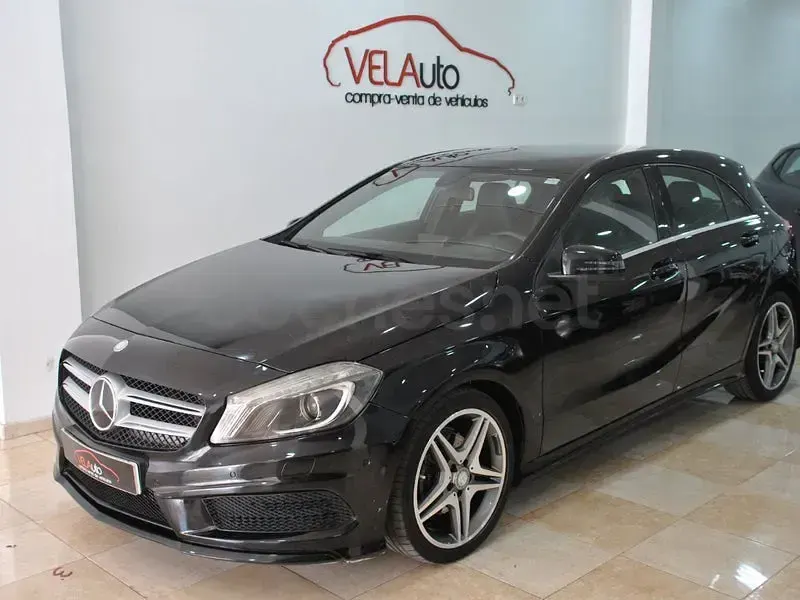 Usado Mercedes A200 AMG line 136 CV (100 kW) 2014 Negro Utilitario