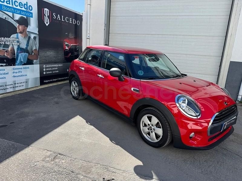 Usado Mini ONE 102 CV (75 kW) 2019 Rojo Utilitario