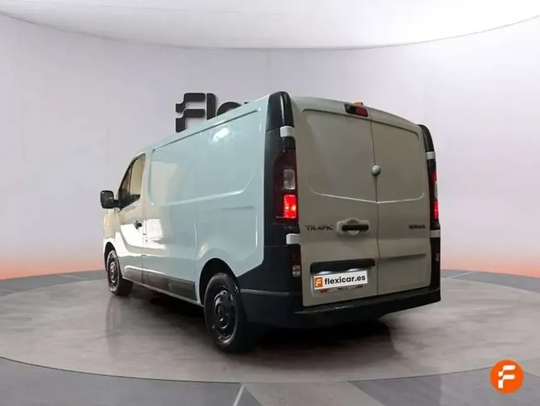 Usado Renault Trafic 150 CV (110 kW) 2023 Blanco Monovolumen