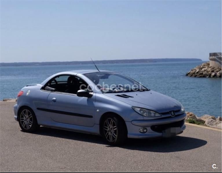 Usado Peugeot 206 138 CV (101 kW) 2001 Azul Descapotable