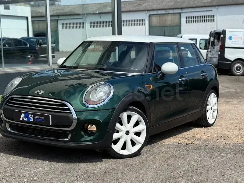 Usado Mini ONE 102 CV (75 kW) 2016 Verde Utilitario
