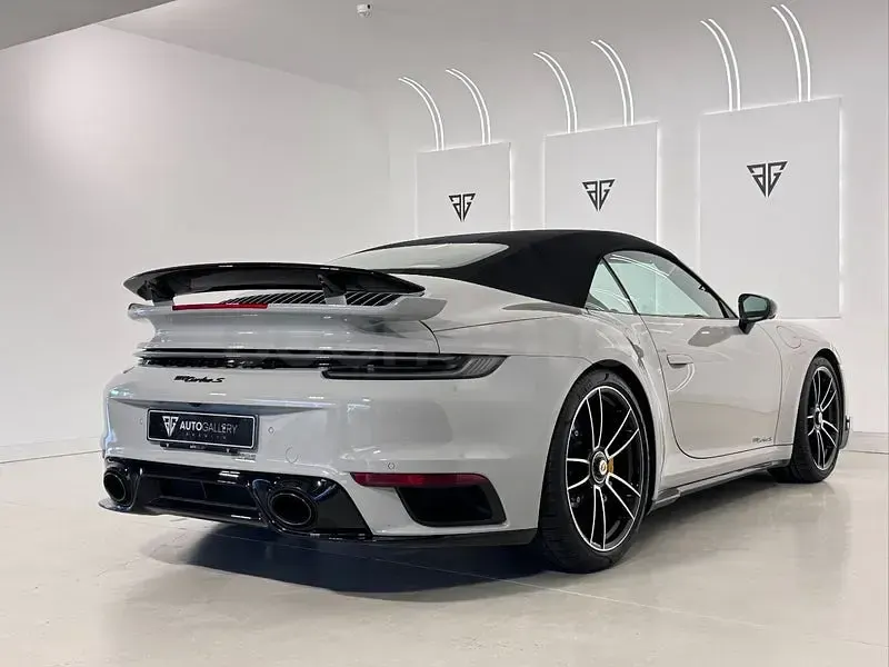 Usado Porsche 911 Turbo S Cabriolet 650 CV (478 kW) 2021 Gris / plata Descapotable