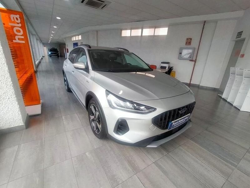 Plateado Usado 2024 Ford Focus Active Berlina | 20.995 € (Buen precio) - Imagen 1/4