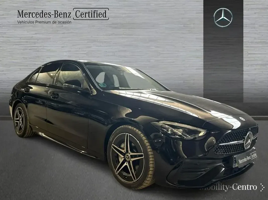 Usado Mercedes C220 200 CV (147 kW) 2025 Negro obsidiana Berlina