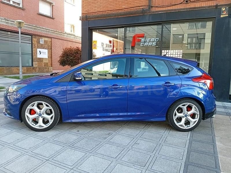 Usado Ford Focus ST 250 CV (183 kW) 2012 Azul Berlina