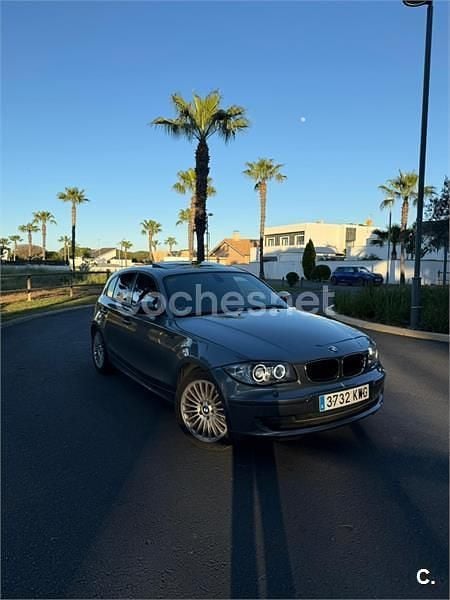 Usado BMW 118 Comfort Edition 143 CV (105 kW) 2009 Gris / plata Utilitario