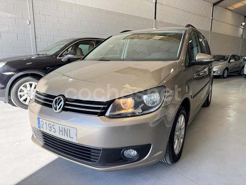 Usado VW Touran Advance 105 CV (77 kW) 2013 Beige Monovolumen