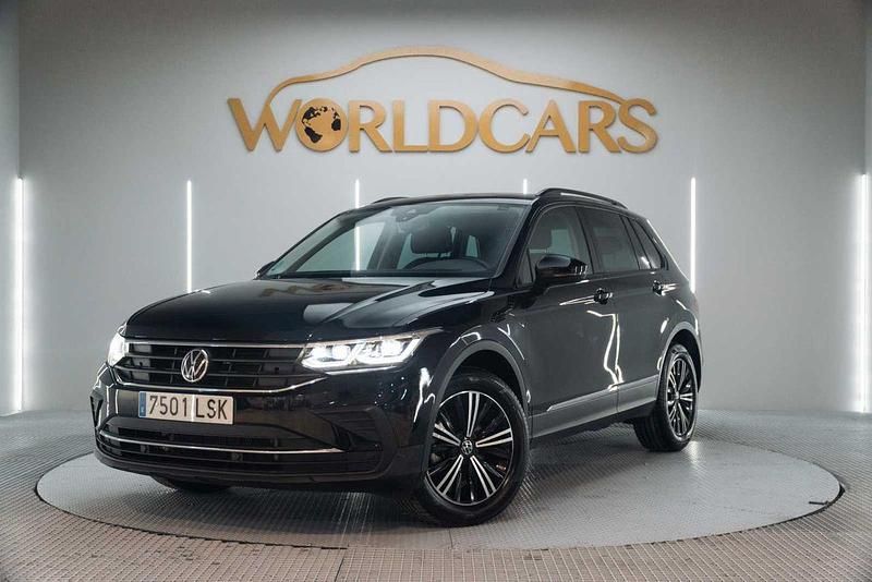 Negro Usado 2021 VW Tiguan Life SUV | 28.345 € (Buen precio) - Imagen 1/4