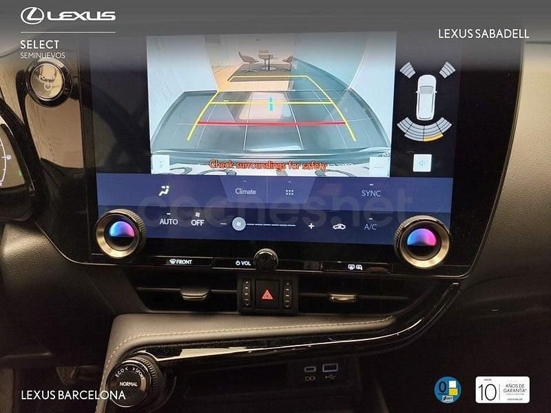 Usado Lexus NX450h+ 306 CV (225 kW) 2025 Gris / plata SUV