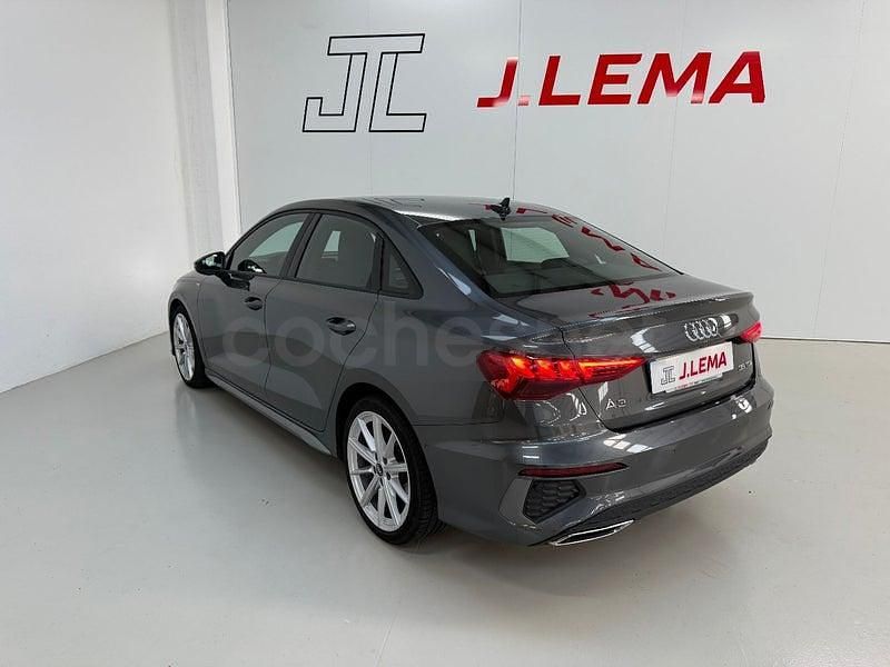 Usado Audi A3 S-Line 150 CV (110 kW) 2021 Gris / plata Berlina