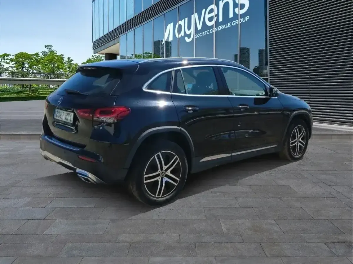 Usado Mercedes GLA200 150 CV (110 kW) 2023 Negro SUV