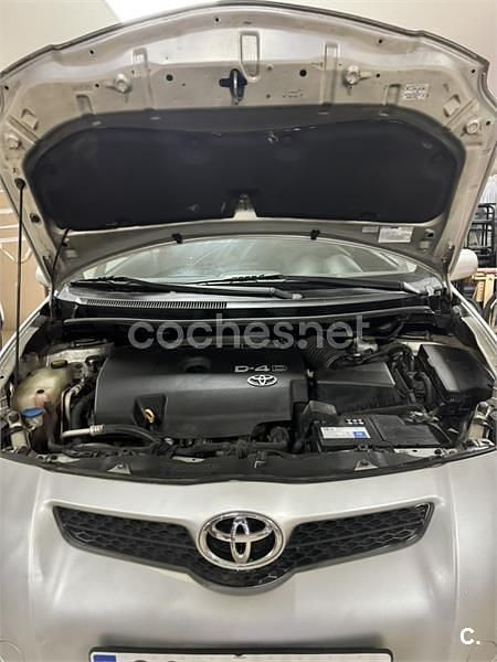 Usado Toyota Auris Luna 126 CV (92 kW) 2008 Gris / plata Berlina