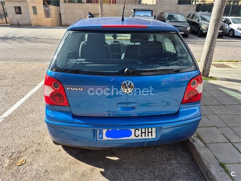 Usado VW Polo Advance 75 CV (55 kW) 2006 Azul Utilitario