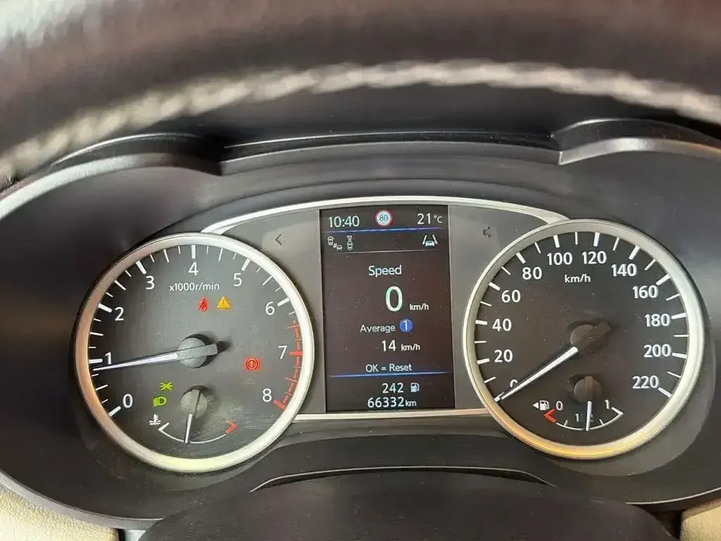 Usado Nissan Micra Tekna 117 CV (86 kW) 2020 Azul Utilitario
