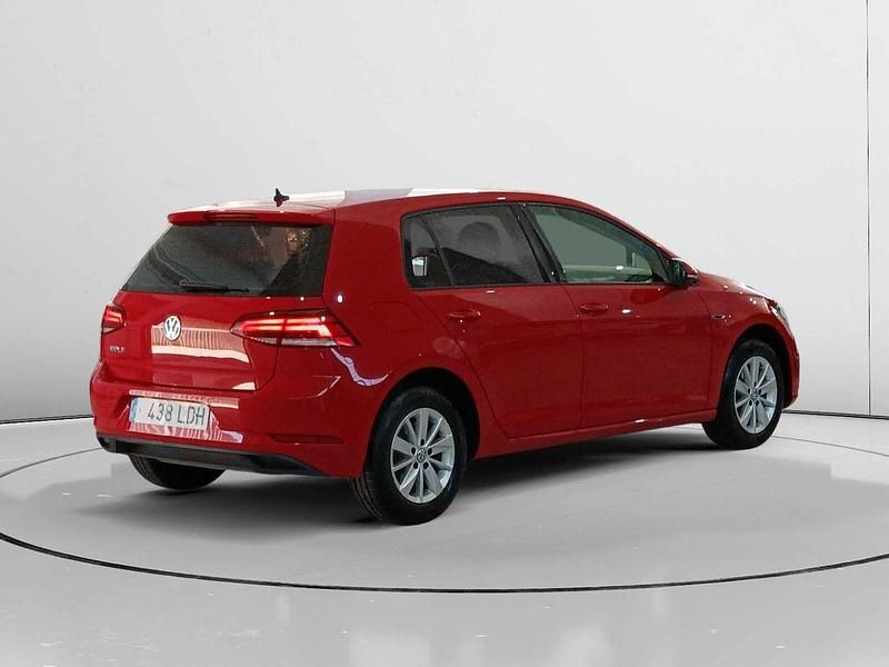 Usado VW Golf VII Edition 115 CV (84 kW) 2019 Rojo Berlina