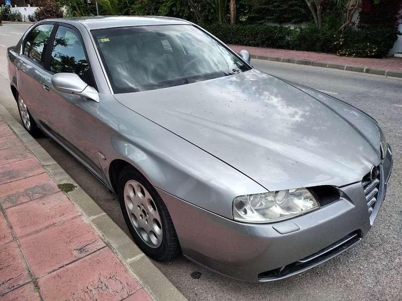Gris Usado 2004 Alfa Romeo 166 Berlina | 3150 € - Imagen 1/4