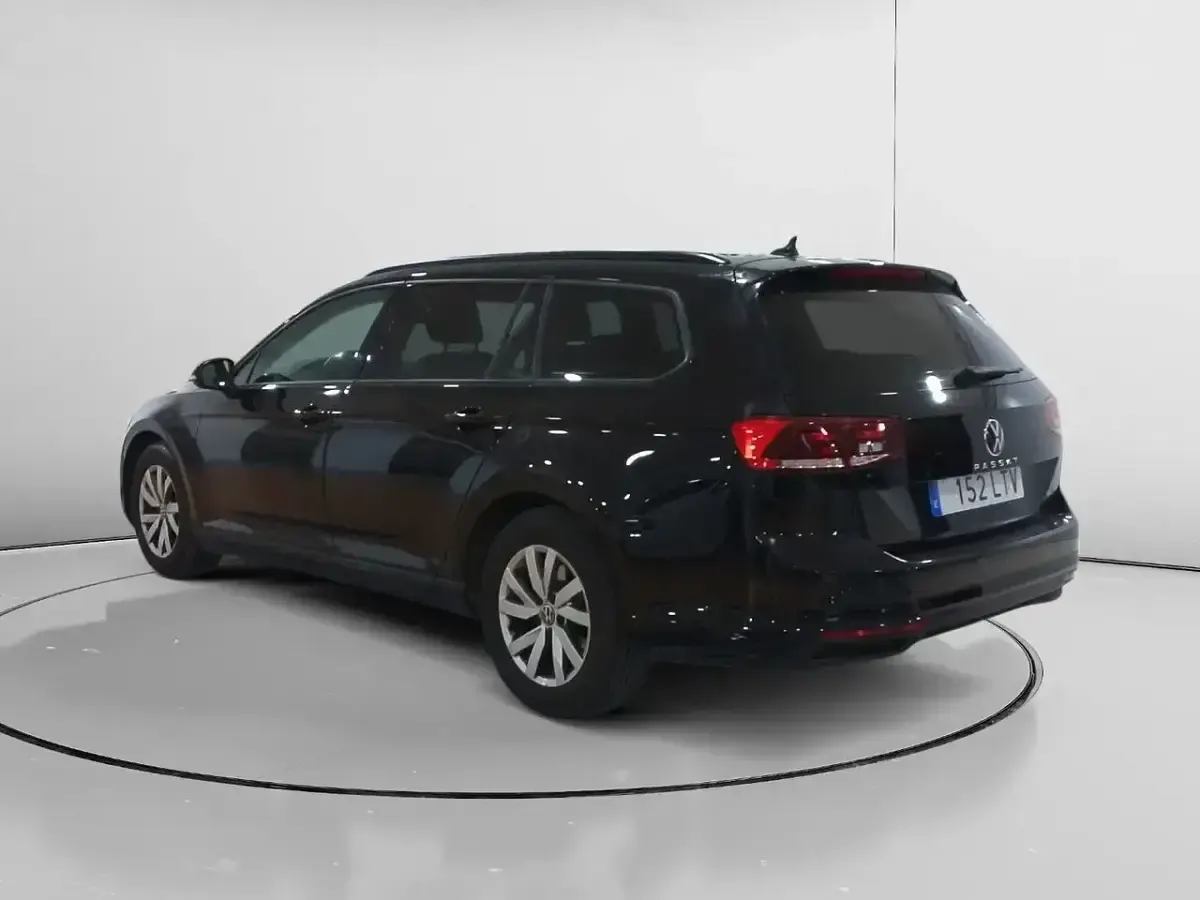 Usado VW Passat Business 122 CV (89 kW) 2021 Negro Familiar