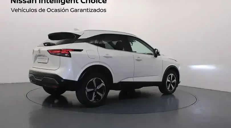 Usado Nissan Qashqai N-Connecta 158 CV (116 kW) 2023 Kori white techo black SUV