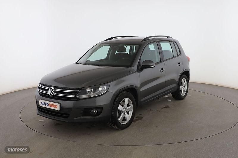 Gris Usado 2015 VW Tiguan SUV | 15.799 € (Precio justo) - Imagen 1/3