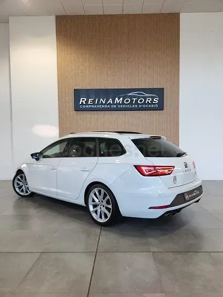 Usado Seat Leon FR 150 CV (110 kW) 2018 Blanco Familiar