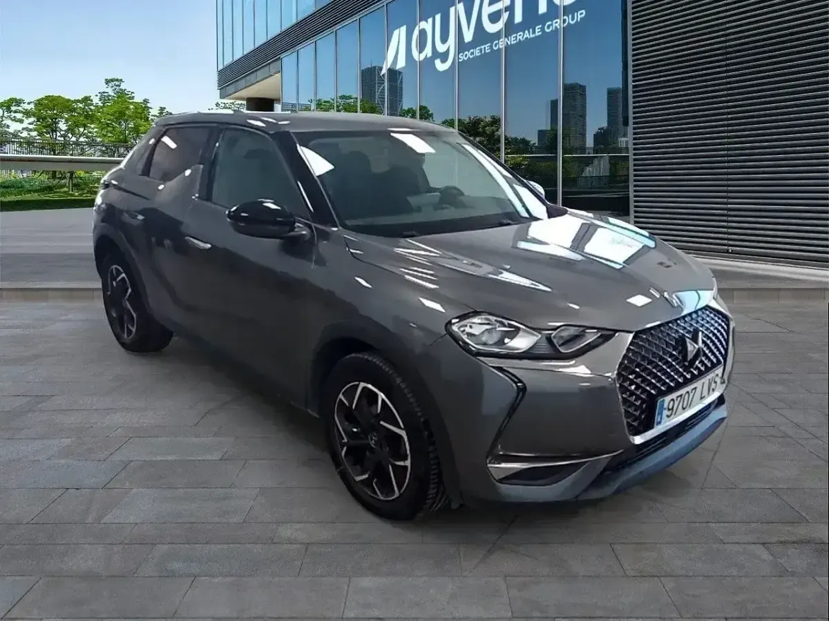 Usado DS Automobiles DS3 Crossback So Chic 110 CV (80 kW) 2021 Gris SUV