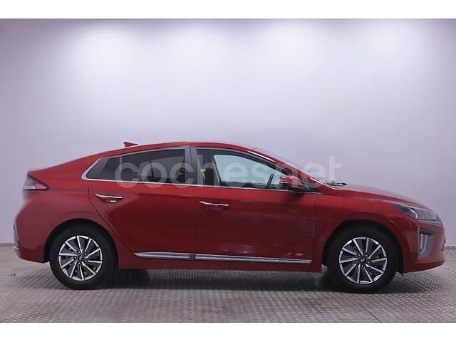 Usado Hyundai Ioniq 100 kW (136 CV) 2021 Rojo Utilitario