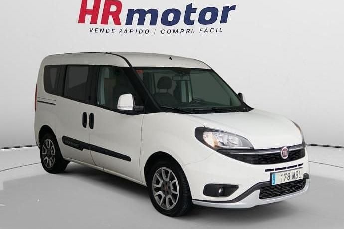 Usado Fiat Doblò Trekking 120 CV (88 kW) 2022 Monovolumen