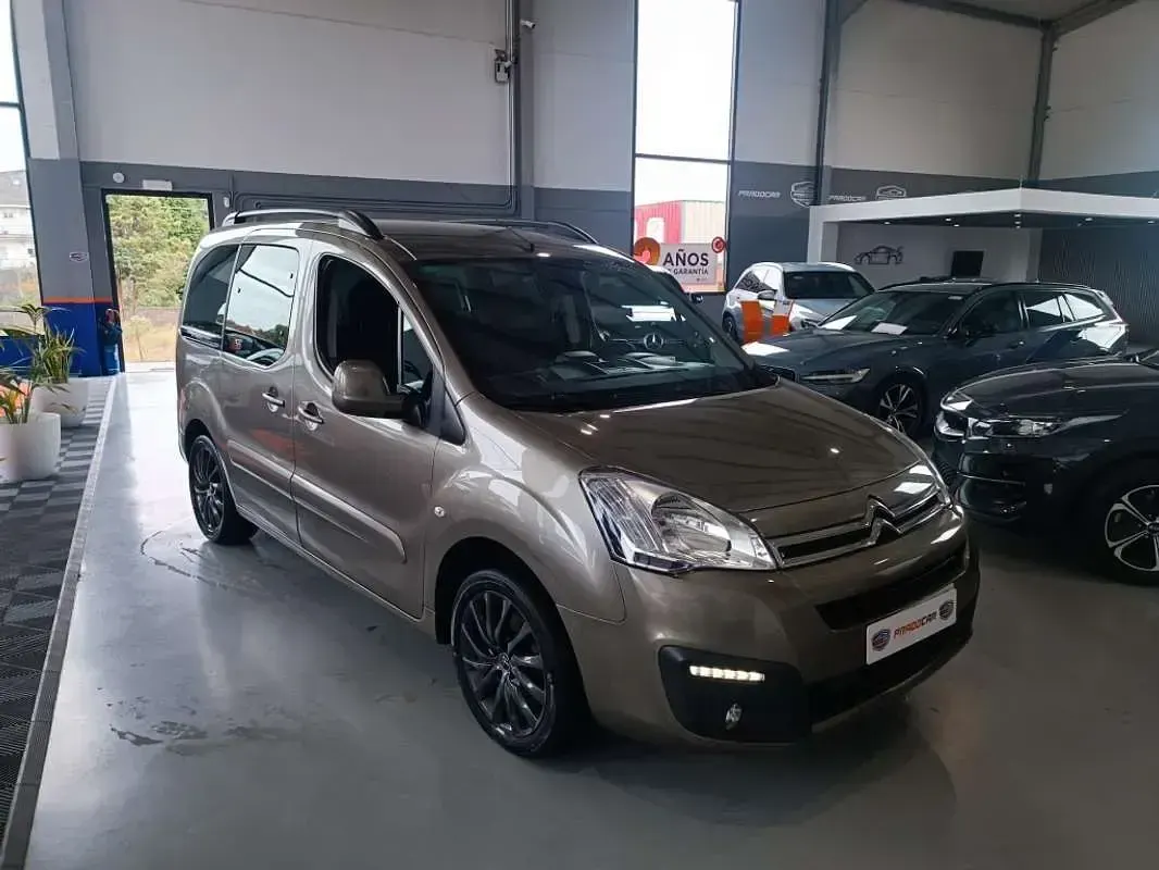 Usado Citroën Berlingo Feel 120 CV (88 kW) 2016 Monovolumen