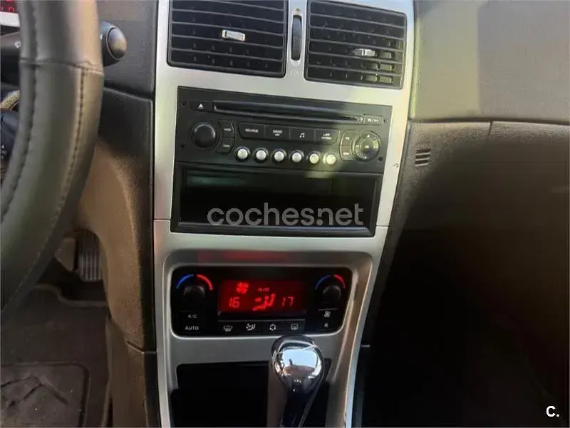 Usado Peugeot 307 136 CV (100 kW) 2006 Gris / plata Familiar