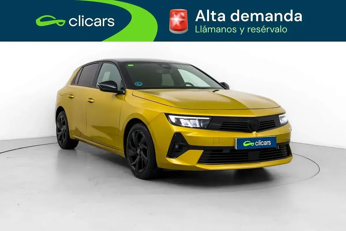 Usado Opel Astra GS Line 131 CV (96 kW) 2022 Amarillo Utilitario