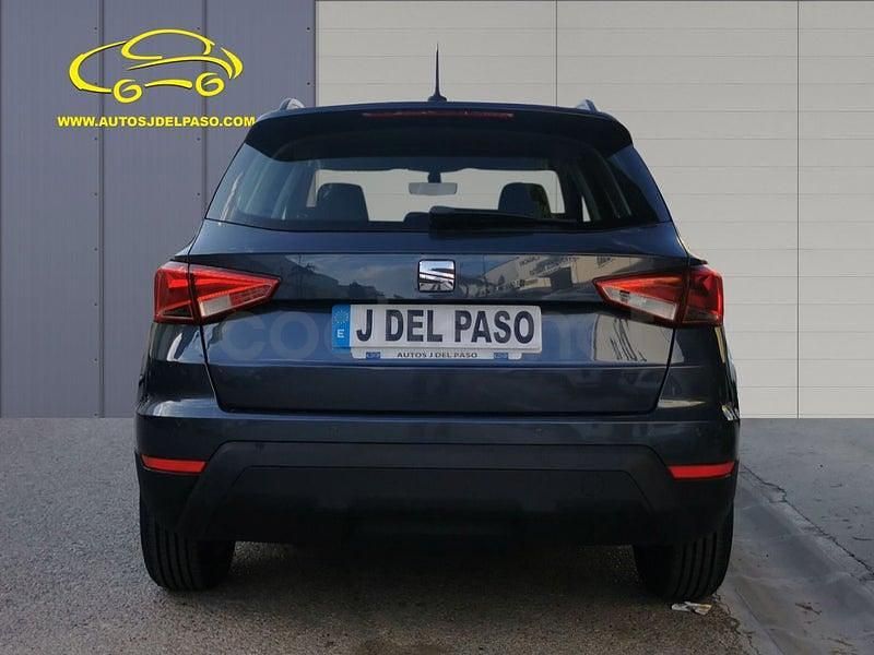 Usado Seat Arona Style 110 CV (80 kW) 2021 Gris / plata SUV
