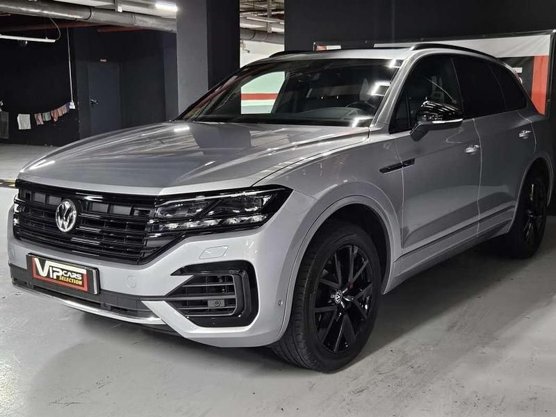 Usado VW Touareg R-line 286 CV (210 kW) 2020 Gris / plata SUV