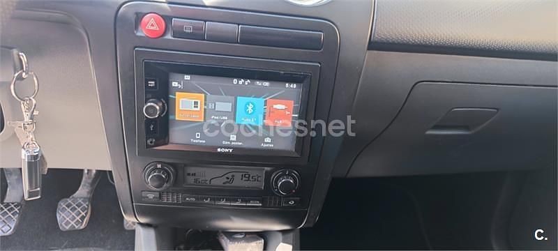 Usado Seat Cordoba Reference 100 CV (73 kW) 2007 Gris / plata Berlina