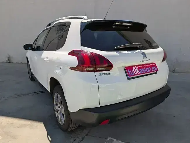 Usado Peugeot 2008 Style 100 CV (73 kW) 2019 Blanco SUV
