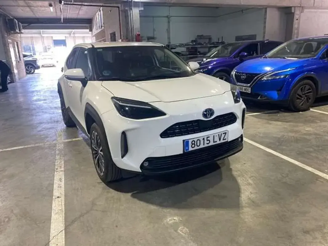 Usado Toyota Yaris Cross Style 116 CV (85 kW) 2022 Blanco SUV