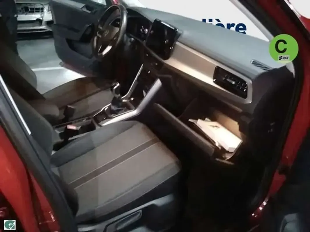 Usado VW T-Roc 110 CV (80 kW) 2023 Rojo SUV