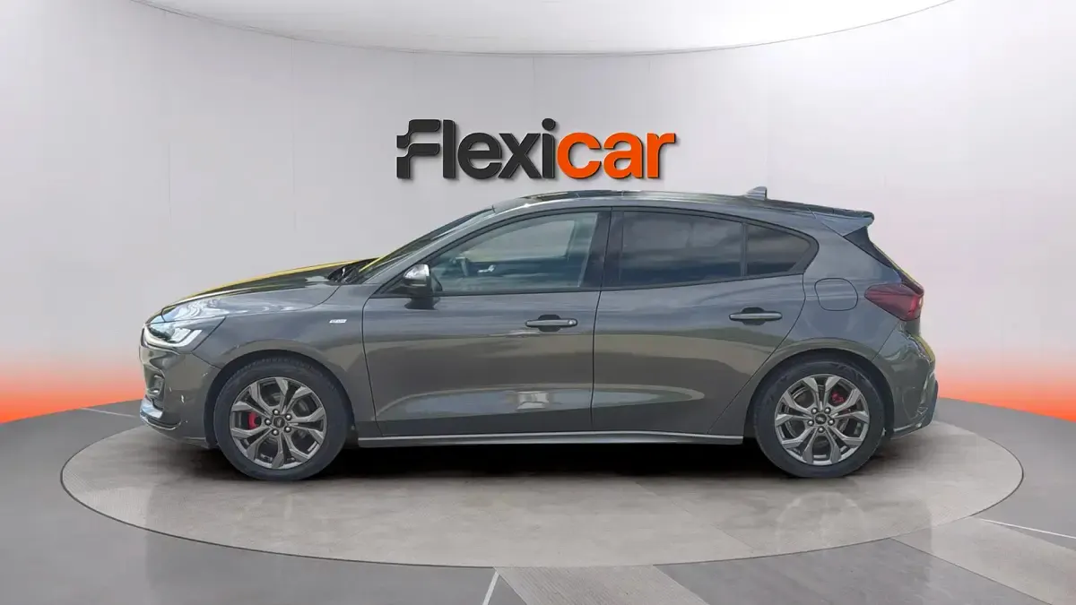 Usado Ford Focus ST-Line 125 CV (91 kW) 2022 Gris Berlina