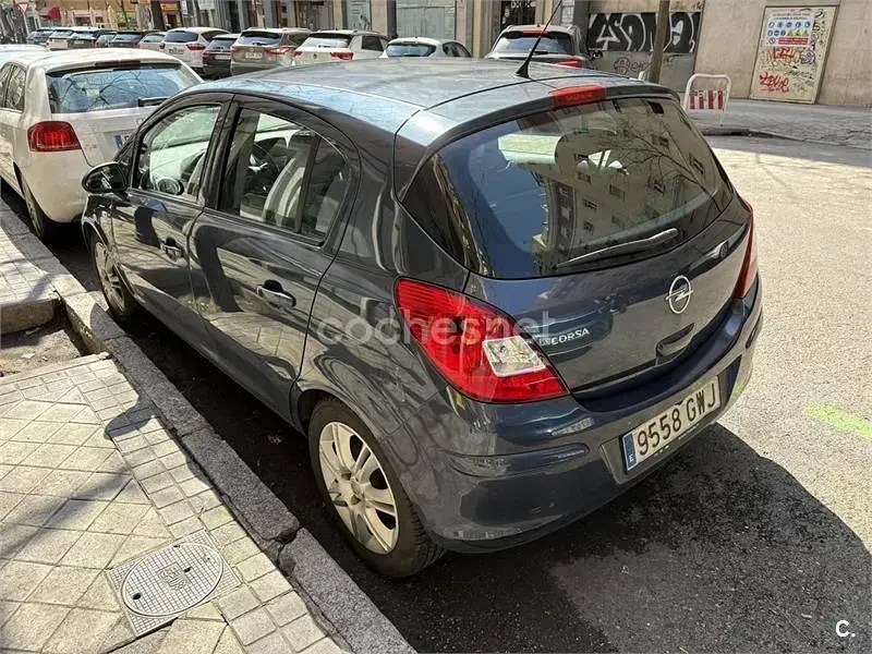 Usado Opel Corsa Cosmo 100 CV (73 kW) 2010 Negro Utilitario