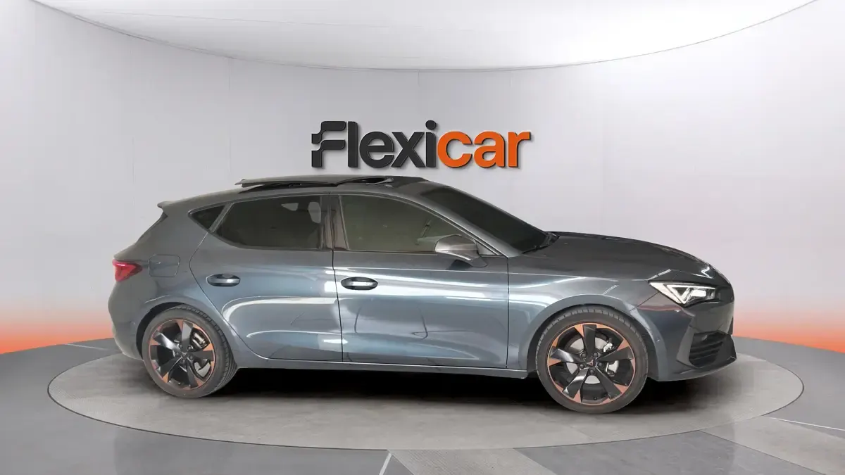 Usado Cupra Leon 150 CV (110 kW) 2023 Gris Berlina