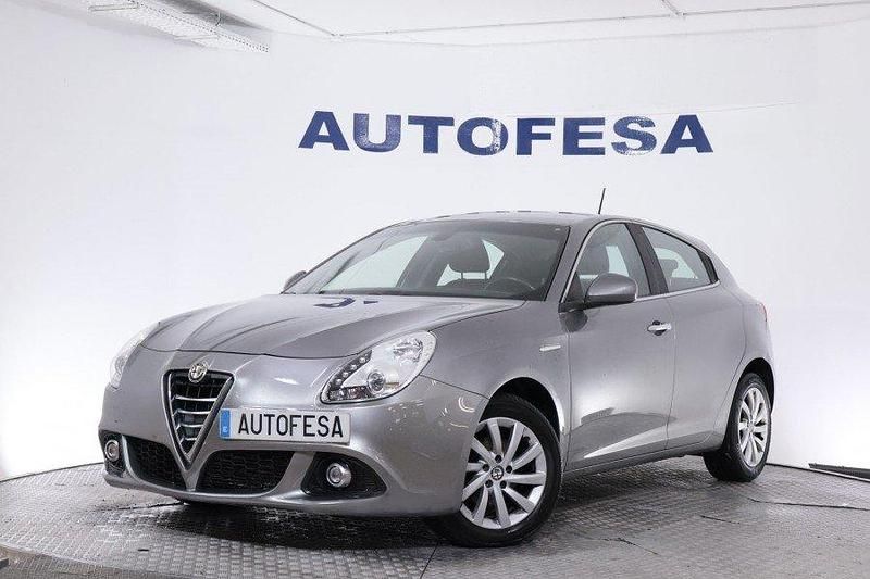 Gris Usado 2015 Alfa Romeo Giulietta Utilitario | 7500 € (Precio justo) - Imagen 1/4