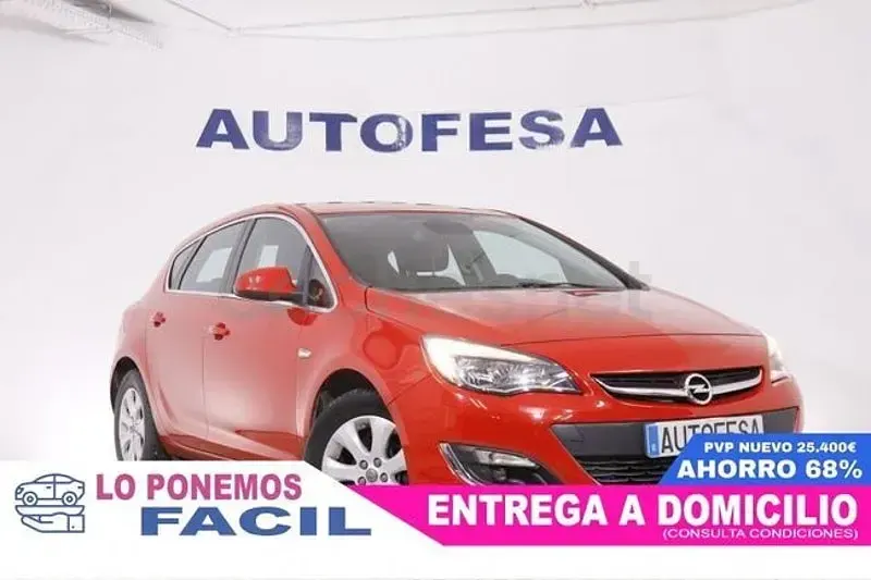 Usado Opel Astra Selective 140 CV (102 kW) 2015 Rojo Berlina