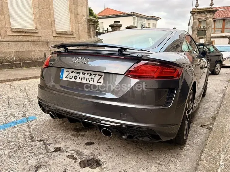 Usado Audi TT S-Line 197 CV (144 kW) 2019 Gris / plata Coupe