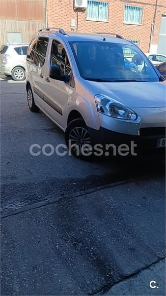 Gris / plata Usado 2014 Peugeot Partner Tepee Access Monovolumen | 8500 € (Precio justo) - Imagen 1/4