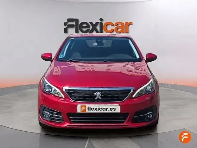 Usado Peugeot 308 Allure 110 CV (80 kW) 2018 Rojo